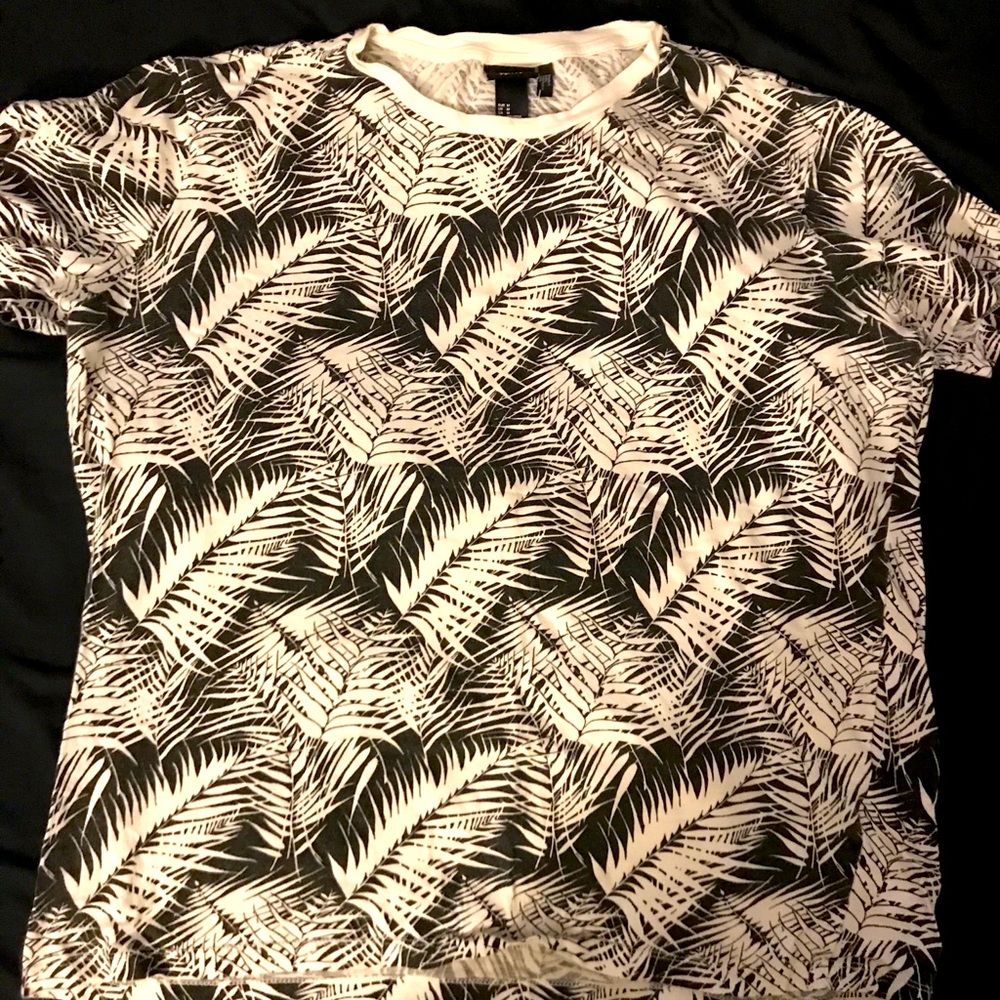 H&M Summer b&w tropical leaf shirt (M)